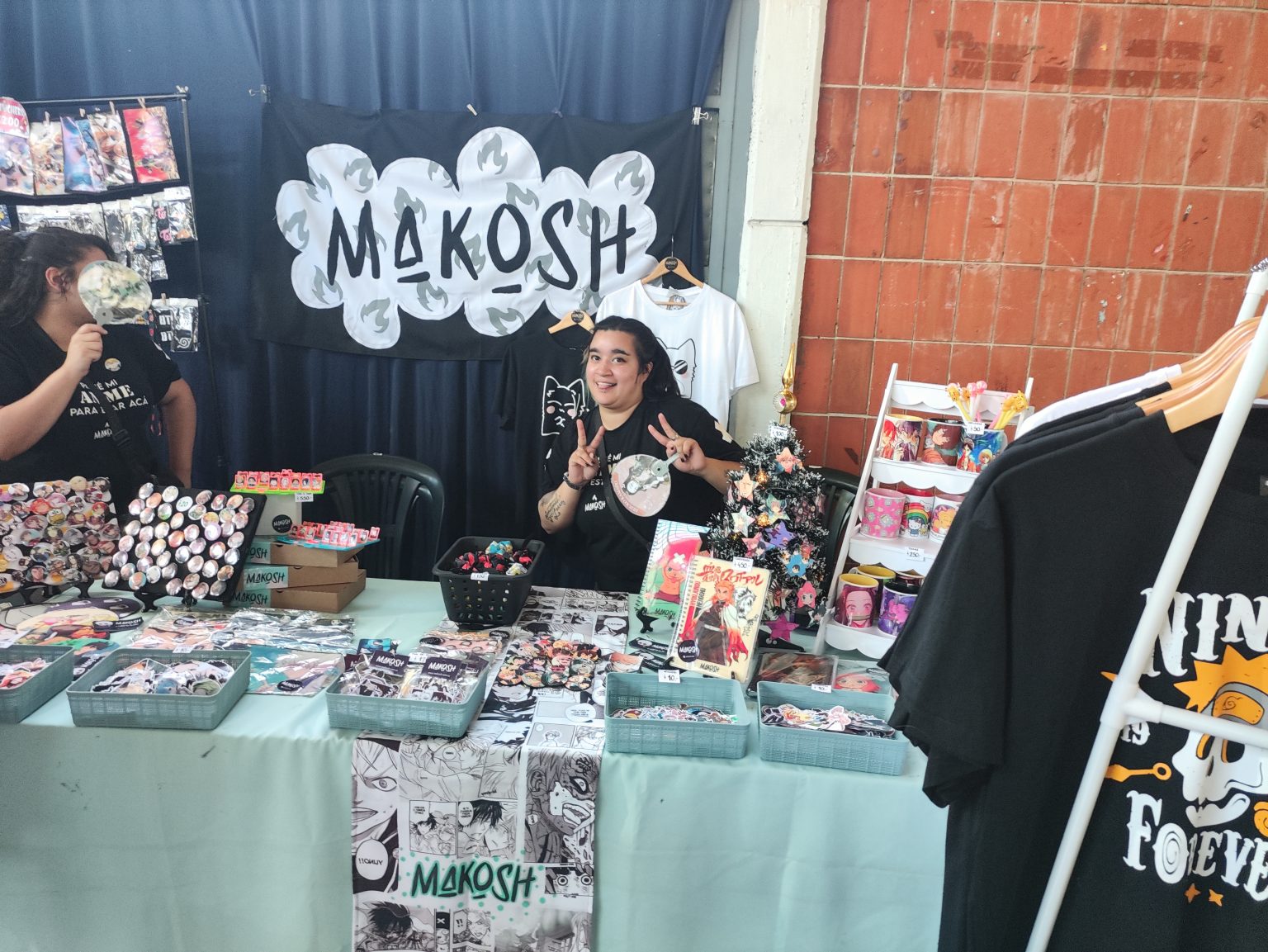 Makosh en la frikifest (una convención de anime en Montevideo, Uruguay). Edición solidaria para las mascotas.